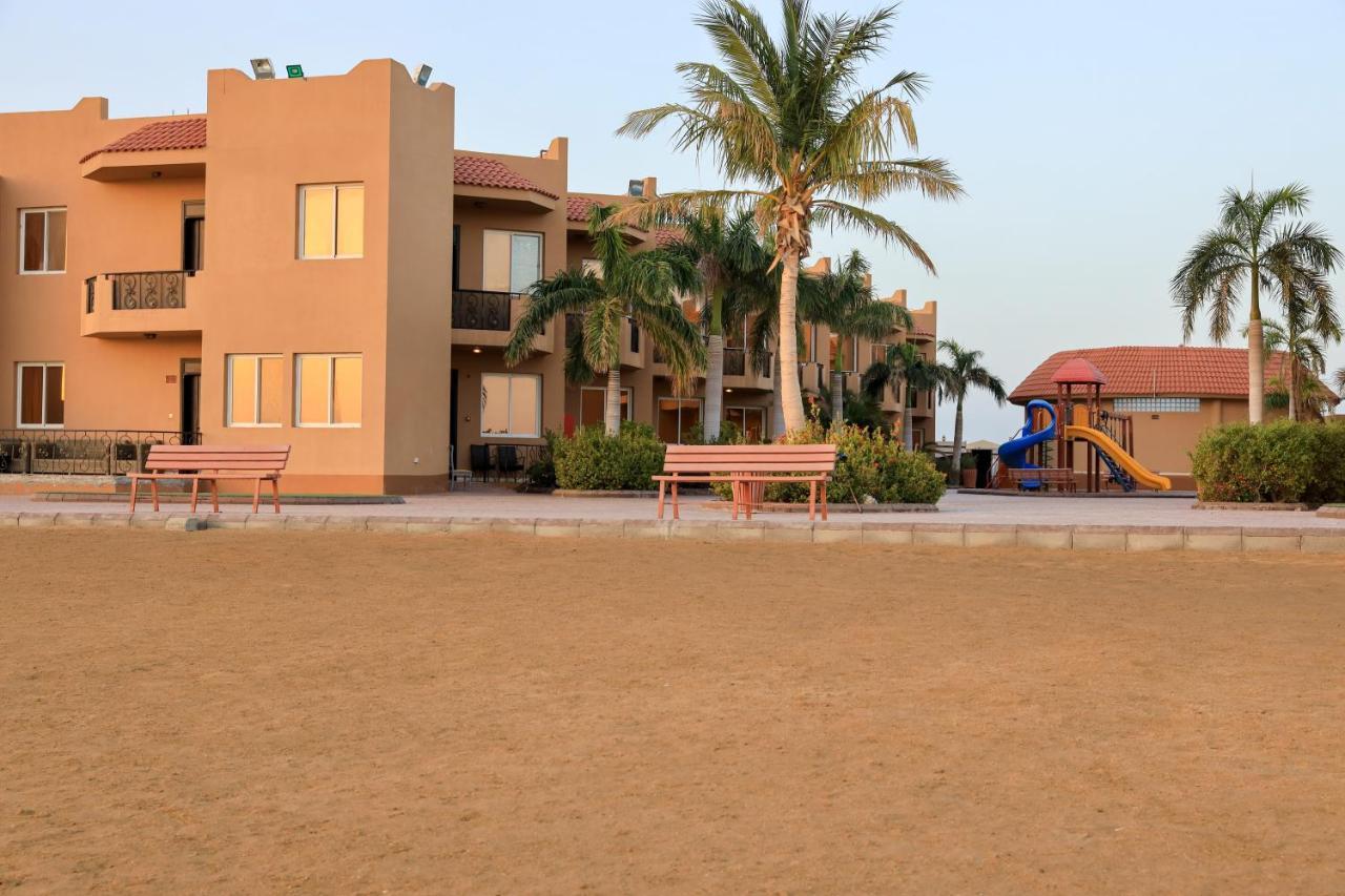 Alahlam Resort Yanbu Exterior photo